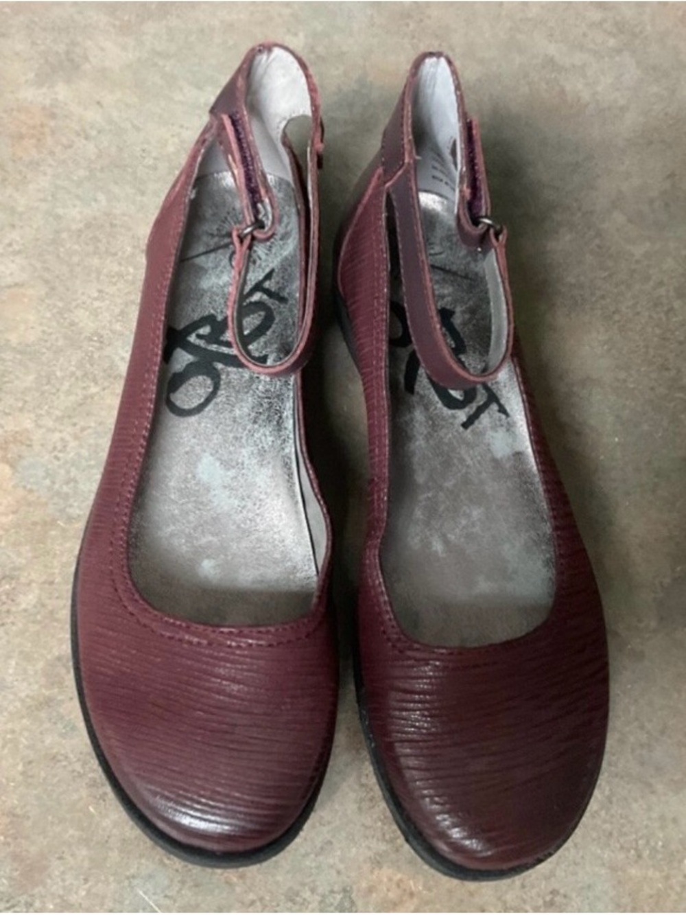 Woman’s OTBT - off the beaten path burgundy Mary Jane, 10